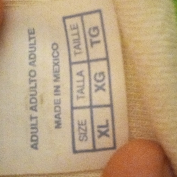 NWT Bugs Bunny space jam T-shirt . Size XL - Picture 4 of 4